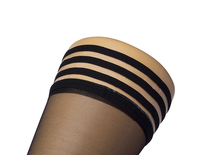Classic Modern hold-up Nude