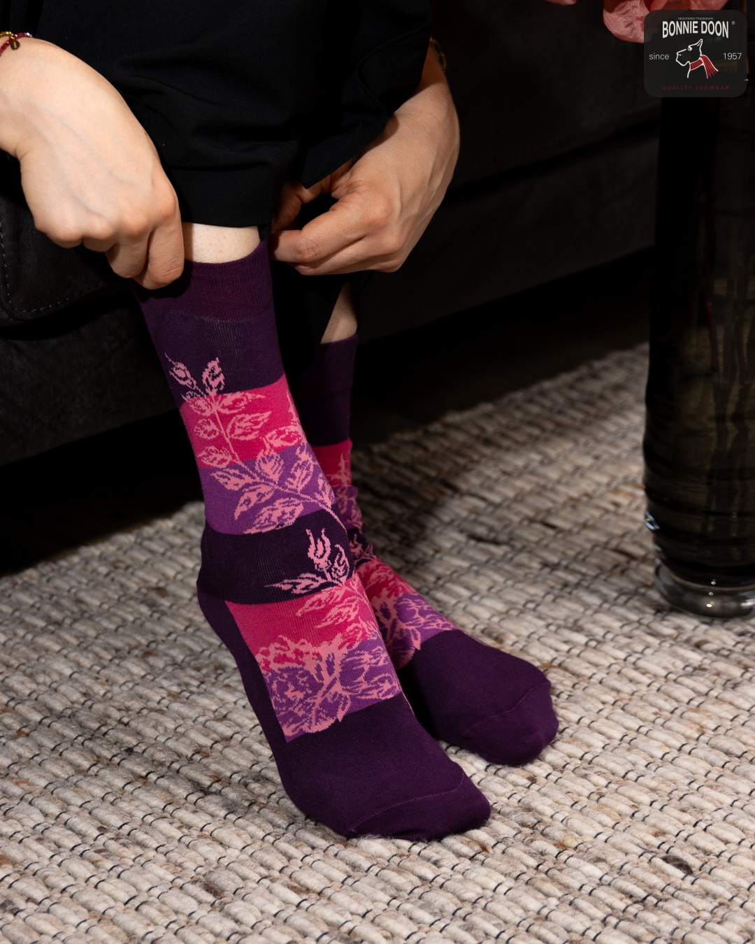 Flower and Stripes sock Black